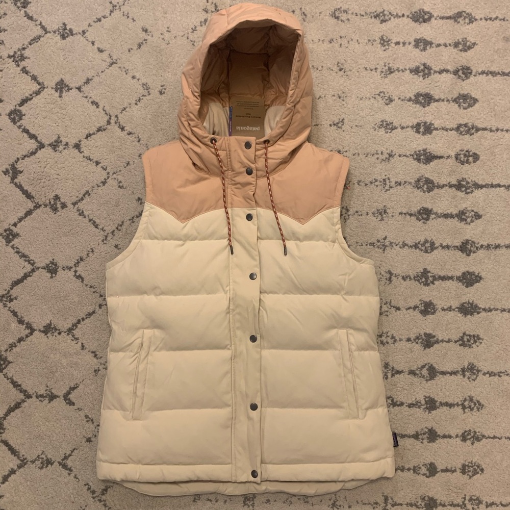 NWT! Patagonia Bivy hooded vest oyster white pink - Picture 2 of 6